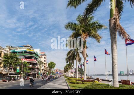 Kambodscha, Phnom Penh, Gebäude entlang Sisowath Quay, morgen Stockfoto