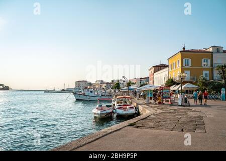 28. August 2018, Porec, Istrien, Kroatien: Boote im Hafen von Marina Porec auf der Halbinsel Istrien, Kroatien. Stockfoto