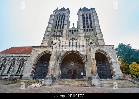 Die Kathedrale Notre Dame in Noyon, Oise, Picardie, Frankreich Stockfoto