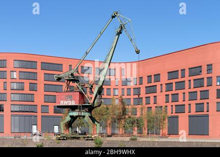 Blick vom Binnenhafen auf das Landesarchiv NRW, Abteilung Rheinland, Duisburg, Nordrhein-Westfalen, Deutschland Stockfoto