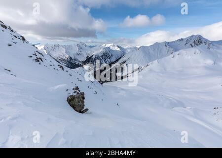 Blick von der am nächsten gelegenen Berggabelung des Monte Alto in Richtung Antholztal, St. Magdalena Gsies / St. Maddalena Casies, Bozen, Südtirol, Italien Stockfoto