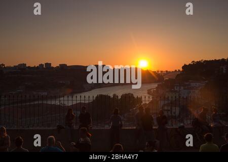 Sonnenuntergang in Porto Stockfoto