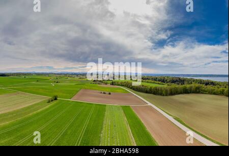 Landschaft im Frühling bei Erling - Kloster Andechs, fünf-Seen-Land, Oberbayern, Bayern, Deutschland, Europa Stockfoto