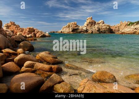 Strand Li Cossi, Costa Paradiso, Provinz Olbia-Tempio, Mittelmeer, Sardinien, Italien Stockfoto