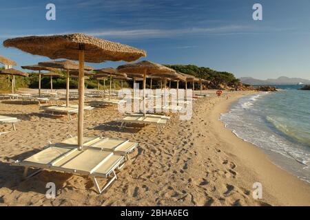 Spiaggia del Pirata Capriccioli, Costa Smeralda, Arzachena, Mittelmeer, Olbia-Tempio Provinz, Sardinien, Italien Stockfoto