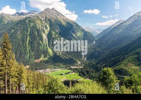 Blick auf die Krimmler Wasserfälle von der Gerlos Alpstraße, salzburger Land, österreich, europa Stockfoto