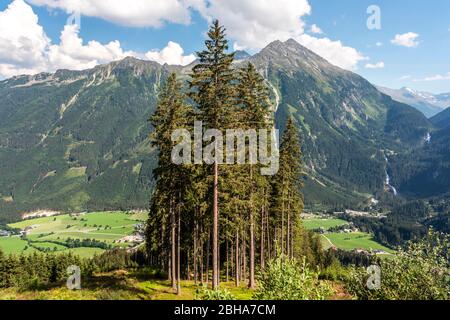 Blick auf die Krimmler Wasserfälle von der Gerlos Alpstraße, salzburger Land, österreich, europa Stockfoto