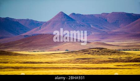 Landschaft mit Bergen in der Wüste, Damaraland, Namibia Stockfoto