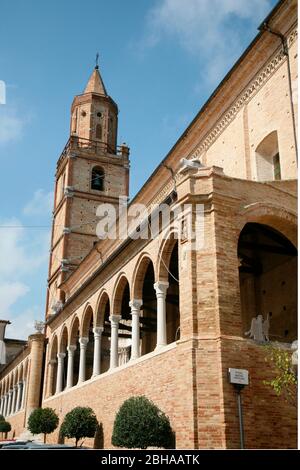 Collegiata San Michele Arcangelo, Città Sant'Angelo, Abruzzen, Italien Stockfoto