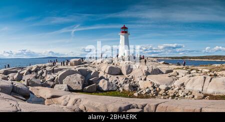 Kanada, Nova Scotia, Peggy's Cove, Fischerdorf an der Atlantikküste, Peggy's Cove Leuchtturm Stockfoto