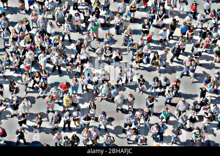 Deutschland, Bayern, München, Menschen, Touristen, Menschenmenge, Menschenansammlung, von oben, (M) Stockfoto