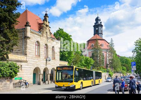 Dresden: Kirche Loschwitz, Schwebebahn Talstation in Loschwitz, Sachsen, Sachsen, Deutschland Stockfoto