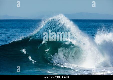 Welle im Meer, Huntington Beach, Kalifornien, USA Stockfoto