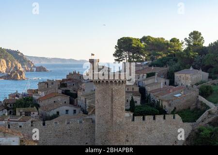 Europa, Spanien, Katalonien, Costa Brava, Blick über die Festung an der Bucht von Tossa de Mar Stockfoto