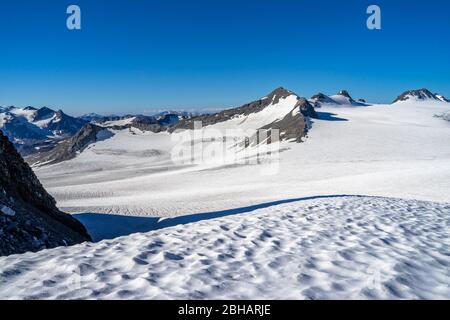 Europa, Österreich, Tirol, Ötztal Alpen, Vent, Blick vom Fluchtkogel auf die Berge rund um den Kesselwandferner in den Ötztal Alpen Stockfoto