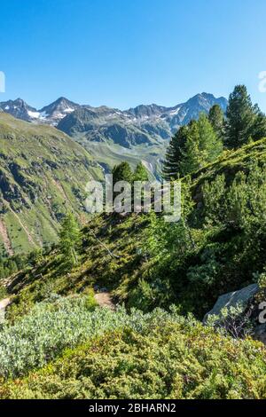 Europa, Österreich, Tirol, Ötztal Alpen, Sölden, Blick über das Windachtal in Richtung Stubaier Alpen Stockfoto