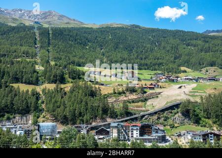 Europa, Österreich, Tirol, Ötztal Alpen, Sölden, landschaftlich reizvoller Skibetrieb im Sommer Stockfoto