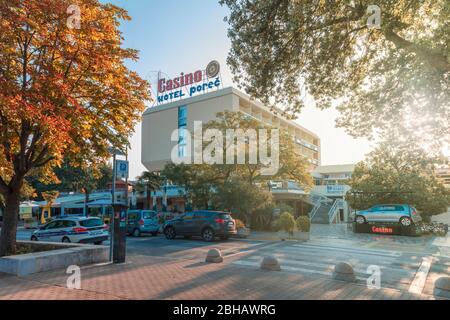 Außenansicht des Casino-Gebäudes in Porec, Halbinsel Istrien, Kroatien, Europa Stockfoto