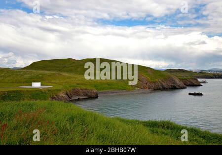 Videy Island; Imagine Peace Tower; Landschaft; Meer; Himmel; Island; Reykjavik Stockfoto