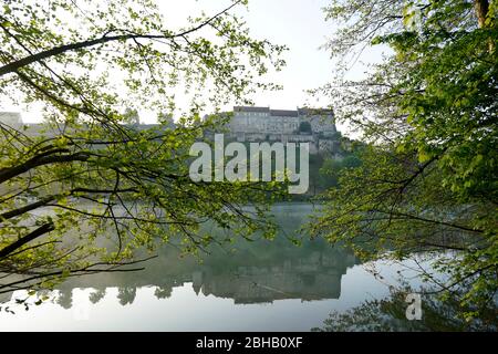 Deutschland, Bayern, Oberbayern, Burghausen, Burg, Wöhrsee, am Morgen Stockfoto
