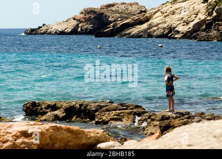 Cala d' Hort, Ibiza, Spanien. Strand. Chiringuito Stockfoto