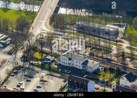 Luftaufnahme von der Station Oeventrop an der Ruhr, Kreis Oeventrop, Arnsberg, Sauerland, Nordrhein-Westfalen, Deutschland. Stockfoto