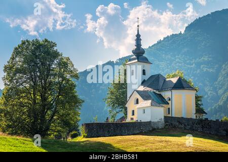 Kirche des heiligen Nikolaus in der slowenischen Dorf Spodnja Sorica, Gemeinde Å½elezniki, Oberkrain, Slowenien Stockfoto