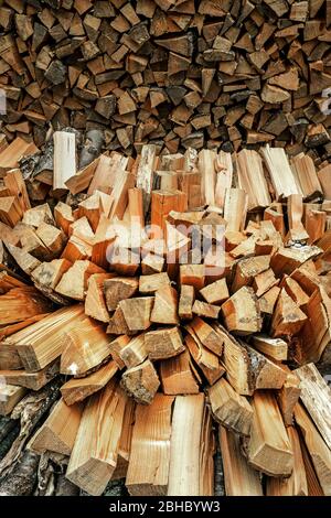 WA17457-00....WASHINGTON - Stapel von Feuerholz. Stockfoto