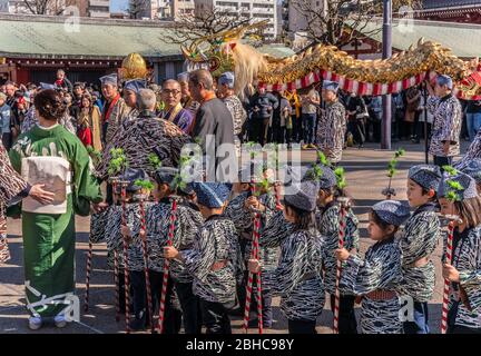 Zwei Japanische Schulmädchen Zwei Japanische Schulmädchen