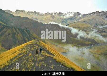 Wandern im Shahdagh Nationalpark von Aserbaidschan. Stockfoto