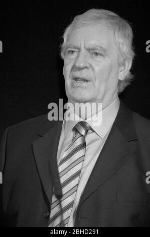 Porträt des ehemaligen Fußballmanagers Lawrence (Lawrie) McMenemy. Stockfoto