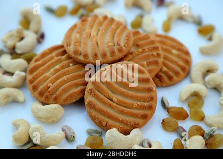 Kekse oder Kekse mit trockenen Früchten. Gesunde Ernährung. Stockfoto