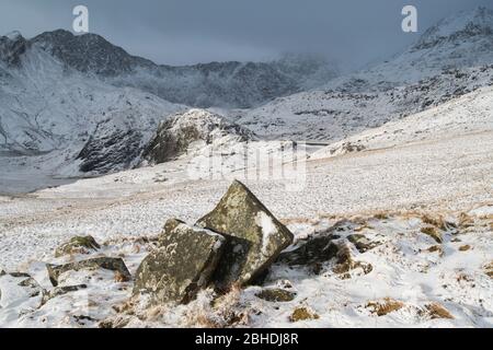 Llanberis und das Ogwen Valley unter Winterbedingungen, Snowdonia, Wales, Großbritannien. Stockfoto