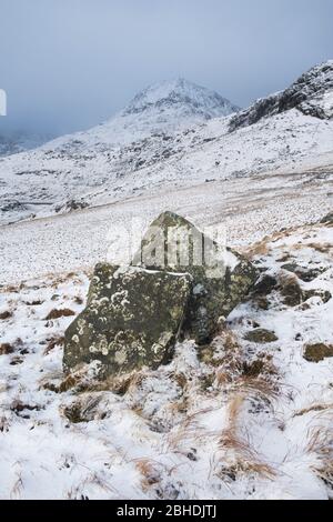 Llanberis und das Ogwen Valley unter Winterbedingungen, Snowdonia, Wales, Großbritannien. Stockfoto