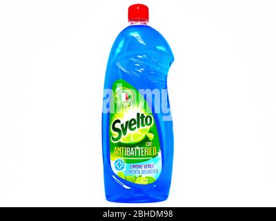 SVELTO Spülmittel. Svelto ist eine Marke von Unilever Stockfoto