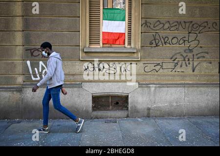 Turin, Italien. April 2020. Coronavirus Notfall. XXV April zum Zeitpunkt des Zusammenhetzens 19 im Foto: Credit: Independent Photo Agency/Alamy Live News Stockfoto