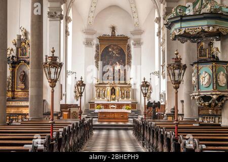 Innenraum der katholischen Kirche St. Maximilian, Maxkirche, Landeshauptstadt Düsseldorf, Nordrhein-Westfalen, Deutschland, Europa Stockfoto