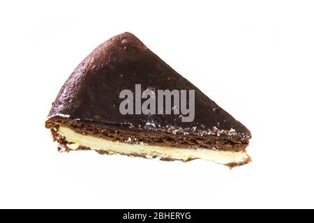 Scheibe Schokolade und Käsekuchen isoliert Stockfoto