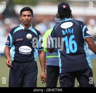 Dateibild des Sussex County Cricket-Spielers Naved Arif Gondal, der zusammen mit Teamkollege Lou Vincent von der England und Wales Cricket Board mit Match Fixing beauftragt werden soll. James Boardman/TELEAUFNAHMEN Stockfoto