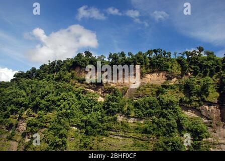 Stock Photo - Blick auf den Berg von oben die Wolken. Das Foto wurde in Bandarban, Bangladesch aufgenommen Stockfoto