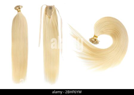 Set von drei gefälschten Frauen Haarverlängerungen in Schwänzen, isoliert auf weißem Hintergrund. Hellblond oder goldfarben. Und verschiedene Ansatztypen. Stockfoto