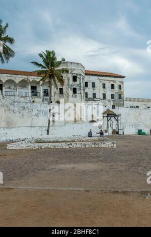 Die Burg Elmina (UNESCO-Weltkulturerbe) wurde 1482 von Portugal als Burg São Jorge da Mina in Elmina, Ghana errichtet. Es war die erste Trading-Pos Stockfoto