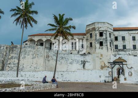 Die Burg Elmina (UNESCO-Weltkulturerbe) wurde 1482 von Portugal als Burg São Jorge da Mina in Elmina, Ghana errichtet. Es war die erste Trading-Pos Stockfoto