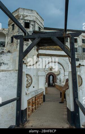 Die Burg Elmina (UNESCO-Weltkulturerbe) wurde 1482 von Portugal als Burg São Jorge da Mina in Elmina, Ghana errichtet. Es war die erste Trading-Pos Stockfoto