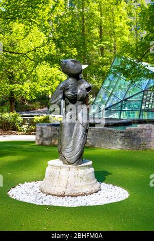 'Venus' (1993) von Helaine Blumenfeld im Rahmen der Looking Up Ausstellung, Jubilee Park, Canary Wharf, London, UK Stockfoto