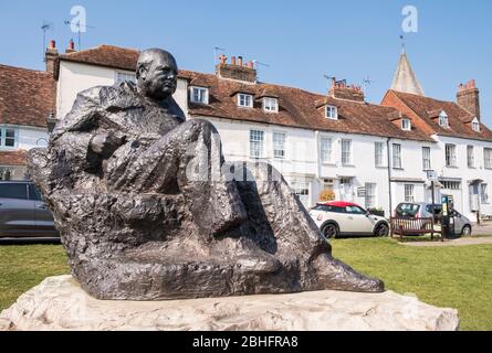 Statue von Winston Churchill vom Bildhauer Oscar Nemon, Westerham, Kent, England, GB, Großbritannien Stockfoto