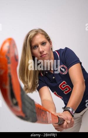 Weibliche Feldhockeyspielerin Kathleen O'Donnell auf dem Team USA Media Summit in Dallas, TX, vor den Olympischen Spielen 2012 in London. 14. Mai 2012 ©Bob Daemmrich Stockfoto