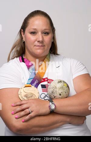 Shooter Jillian Camarena-Williams posiert während des Team USA Media Summit in Dallas, Texas, vor den Olympischen Spielen 2012 in London. 14. Mai 2012 ©Bob Daemmrich Stockfoto