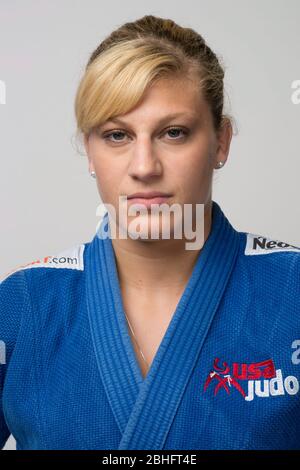 Die US-Olympiasiegerin Kayla Harrison posiert vor den Olympischen Spielen 2012 auf dem Team USA Media Summit in Dallas, Texas. Der 22-jährige Harrison gewann mit einem Sieg am 2.. August mit 78kg Jahren als erster Amerikaner eine Goldmedaille im Judo. ©Bob Daemmrich Stockfoto