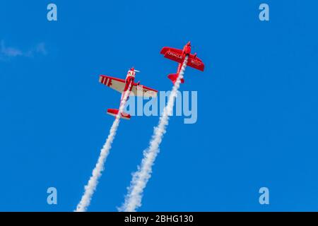 Oracle berühmte Durchführung Flugzeuge auf 2019 Wings Over Houston Airshow in Ellington Field, Houston, Texas. Letzte Performance von Oracle Challenger III Stockfoto